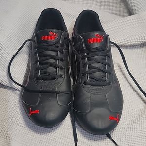 Puma Soccer shoes M sz13